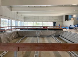 Falkensee: Gebäudehülle des Hallenbades geschlossen
