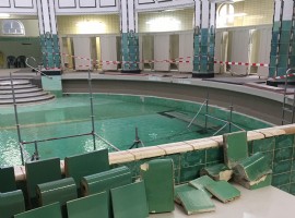 Sanierung Stadtbad Halle/Saale: Becken der Frauenschwimmhalle geflutet